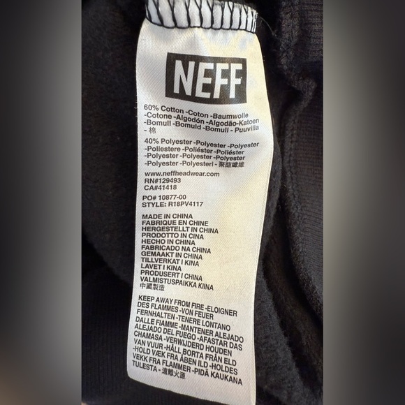 Disney Collection by Neff Black Mickey Mouse Sunset Hoodie Men’s Size Medium - Picture 5 of 9